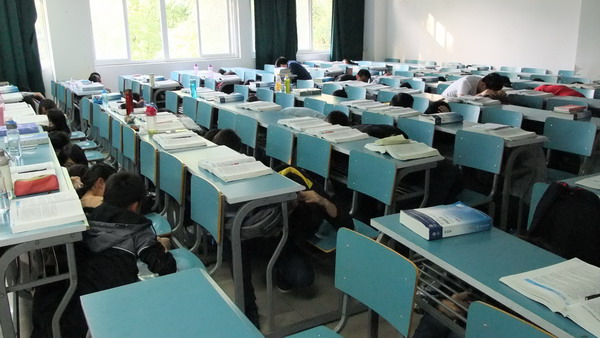 学校举行地震应急疏散演练-安徽理工大学