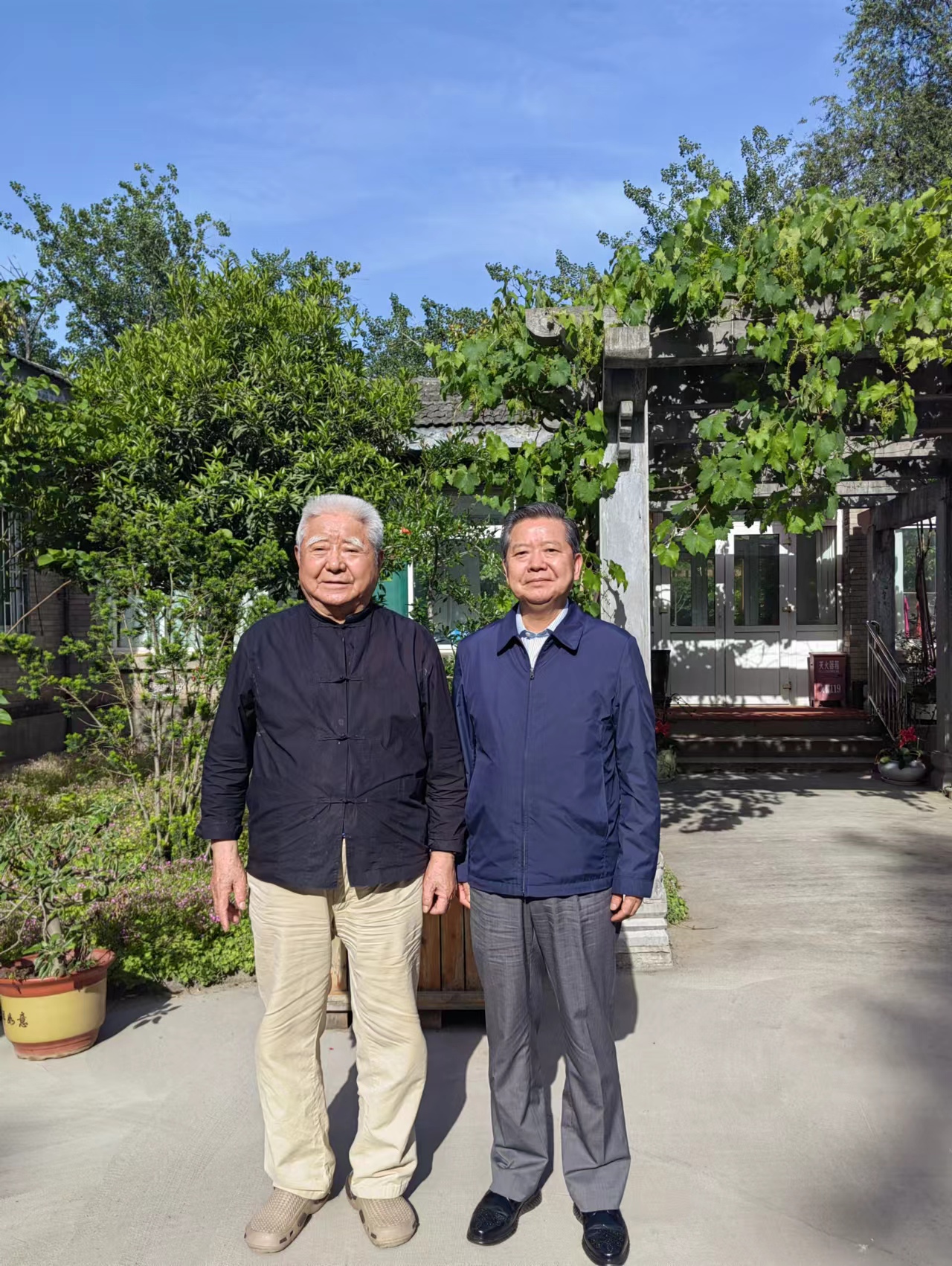 袁亮在西安看望程安东校友