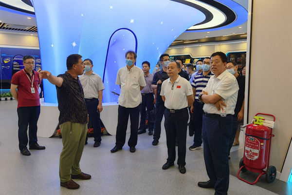 王国法郭永存到青岛中加特电气股份有限公司调研